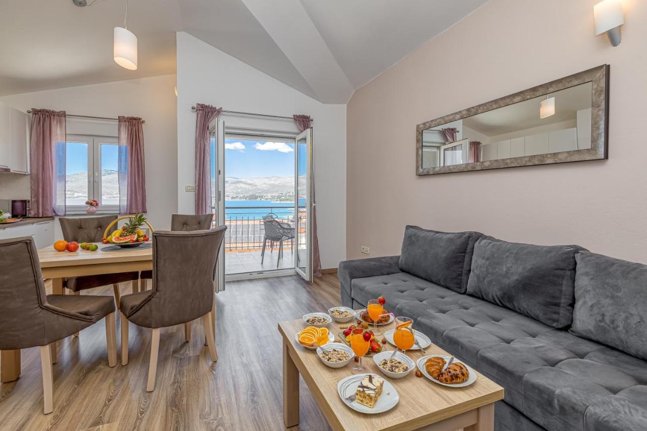 Villa Mihaela Trogir Exteriör bild