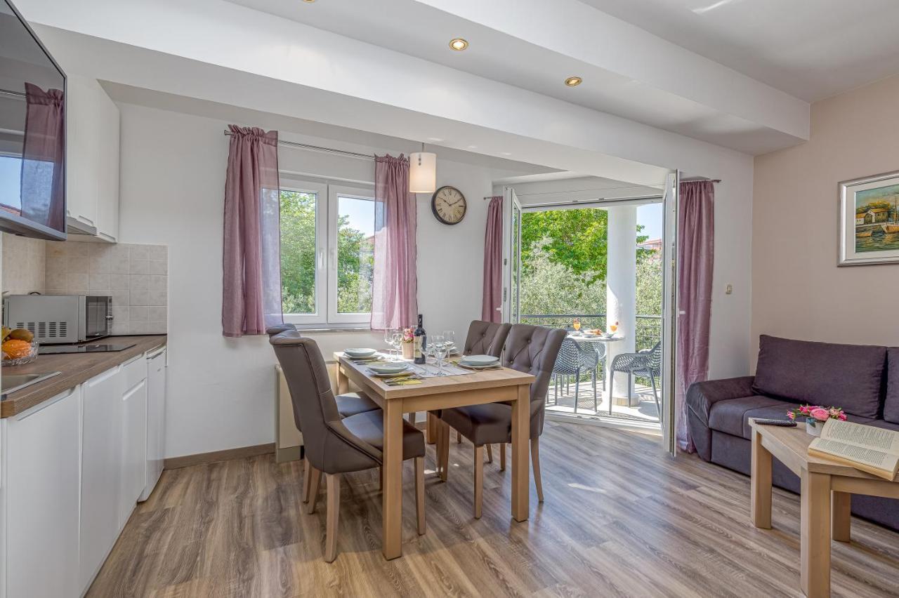 Villa Mihaela Trogir Exteriör bild