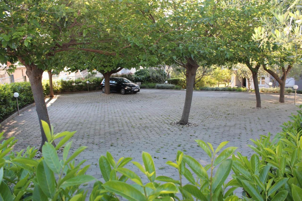 Villa Mihaela Trogir Exteriör bild