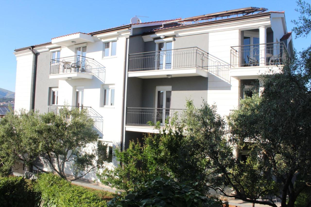 Villa Mihaela Trogir Exteriör bild